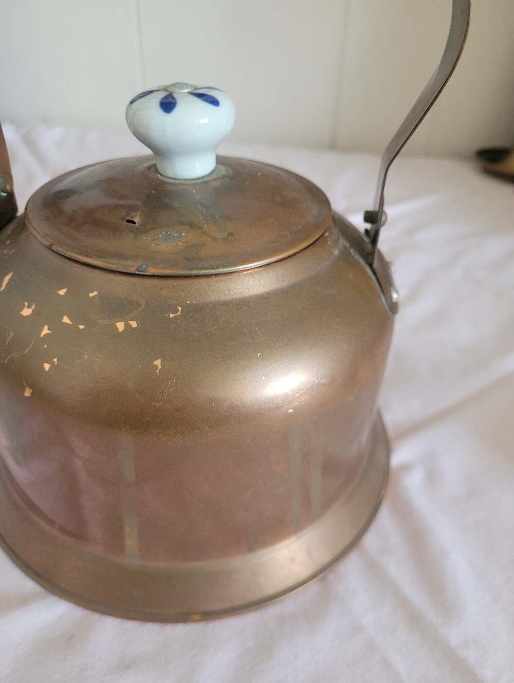 Vintage Copper Teakettle with White & Blue Porcelain Handle - Picture 4 of 13